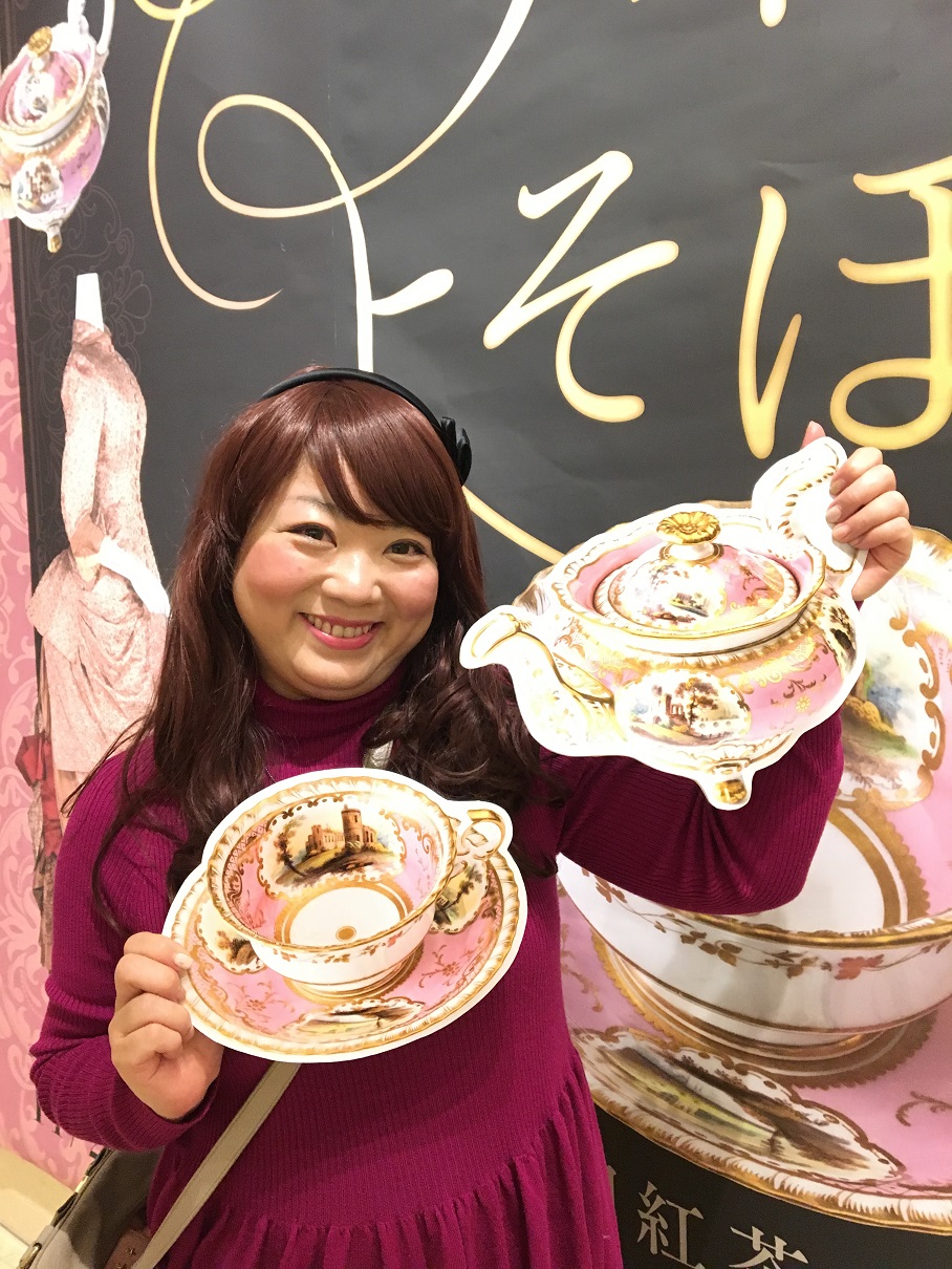 ［英國紅茶物語展］〝アフタヌーンティー案内人″　ゆかりーぬさん、ご来館くださいました！