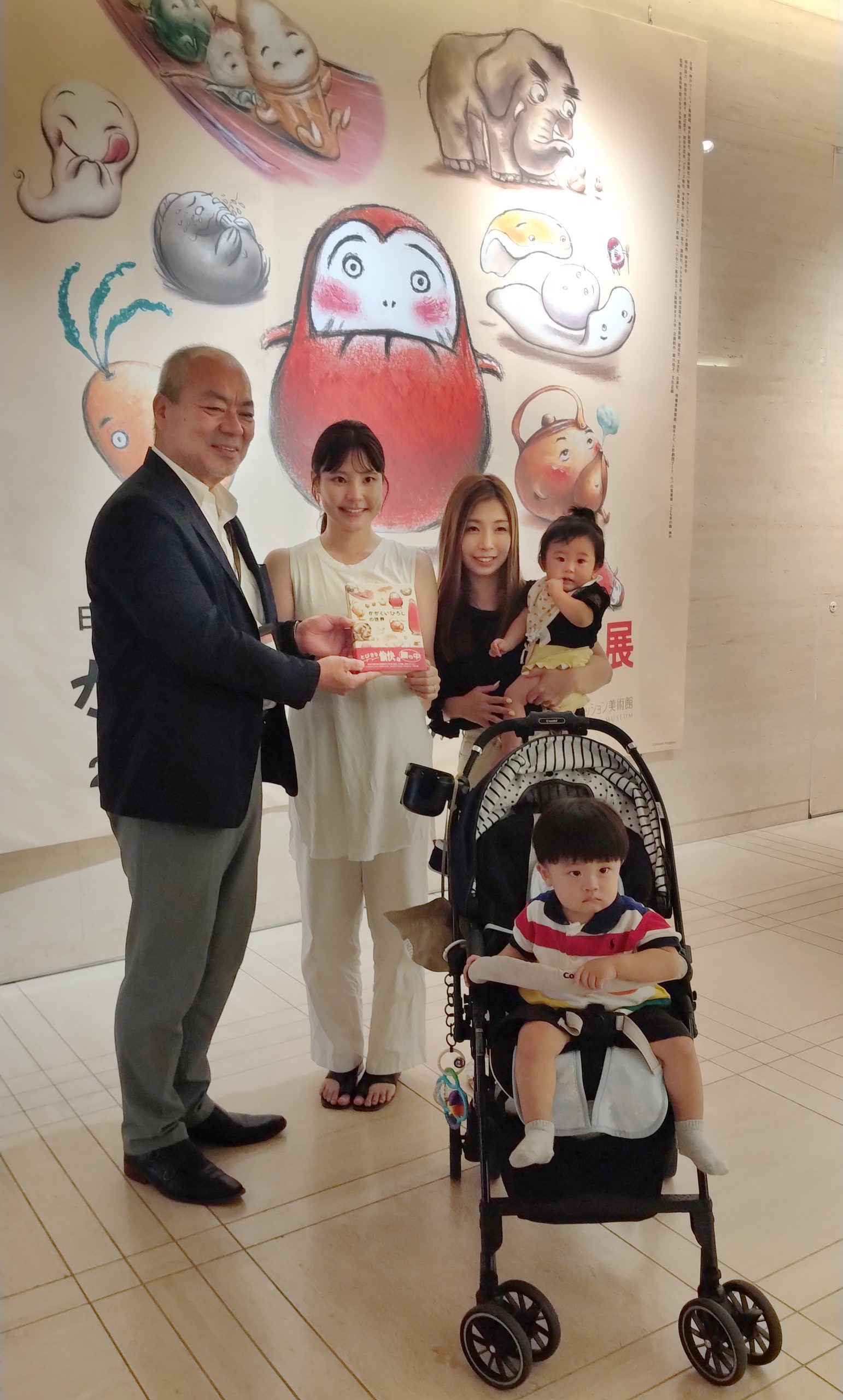 特別展 「日本中の子どもたちを笑顔にした絵本作家　かがくいひろしの世界展」入館者1万人に達しました！