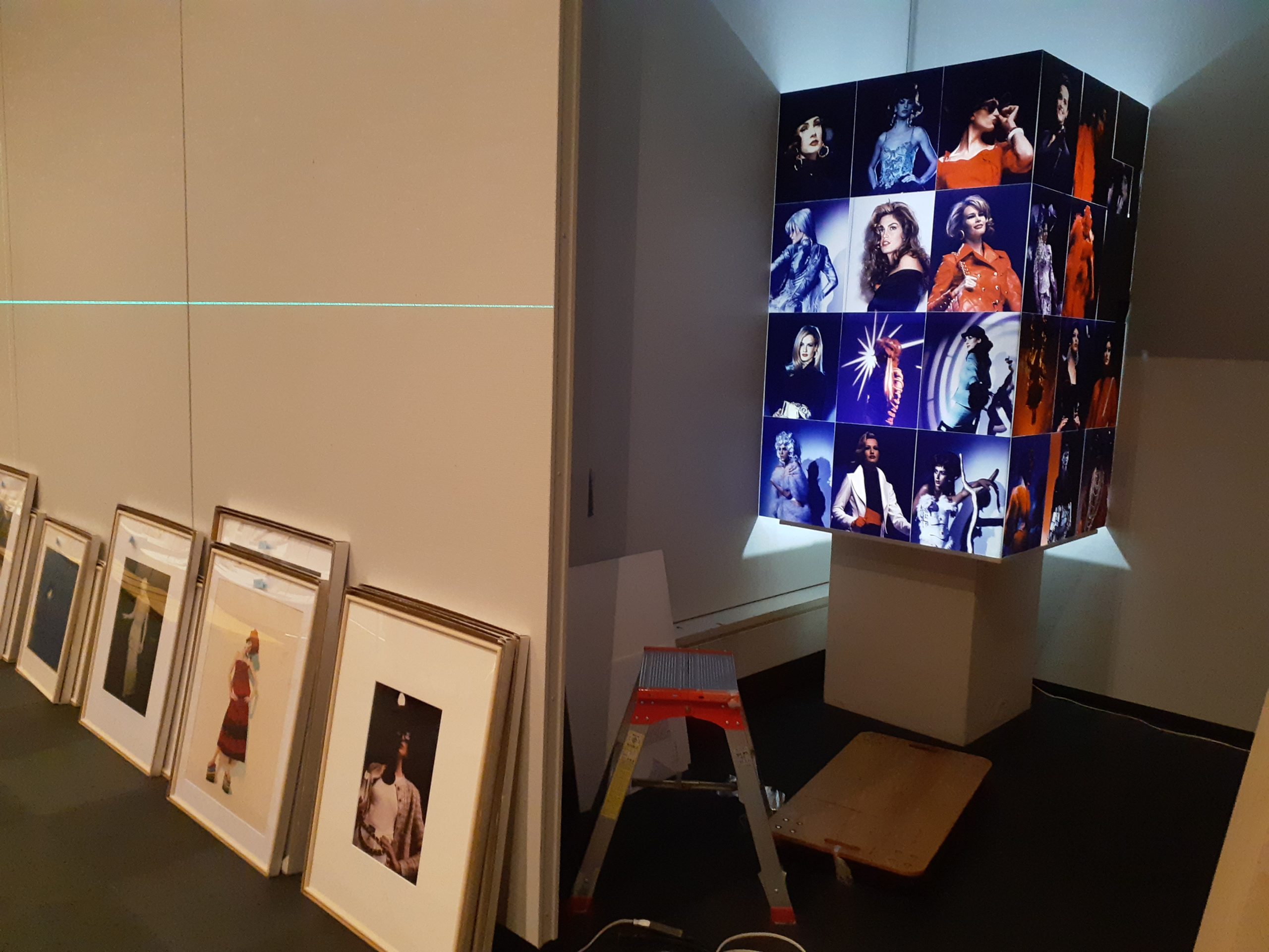 特別展「ファッション写真が語るモード－写真とドレスの関係性－」ただいま準備中！